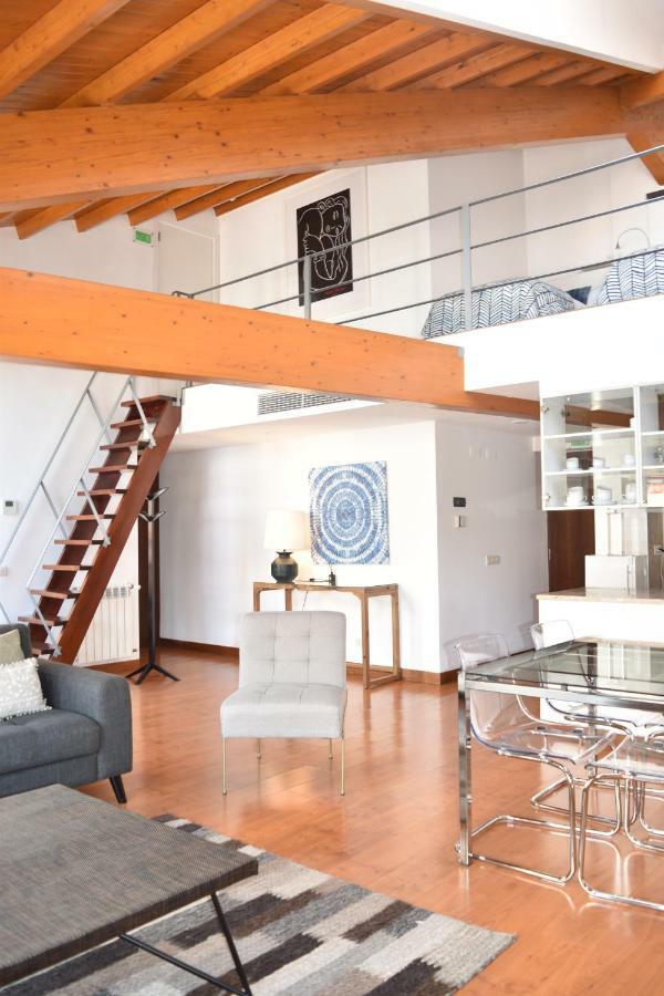 Architect-designed Loft In A Historic Hilltop Neighborhood Apartment *