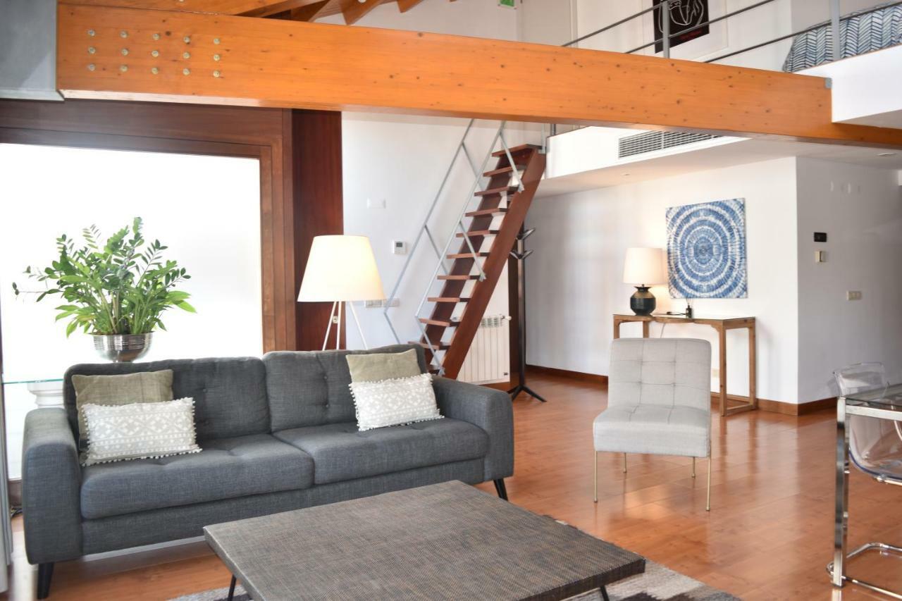 Architect-designed Loft In A Historic Hilltop Neighborhood Apartment