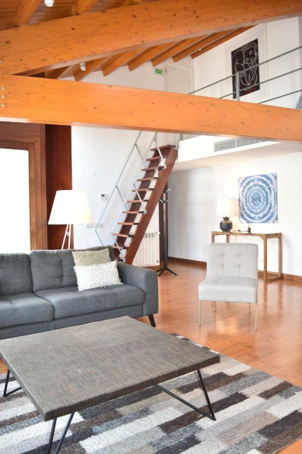 Architect-designed Loft In A Historic Hilltop Neighborhood *