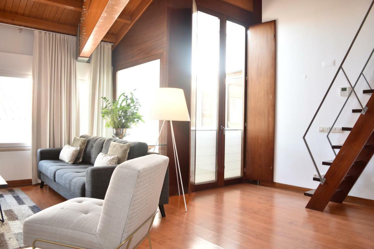 Architect-designed Loft In A Historic Hilltop Neighborhood Apartment